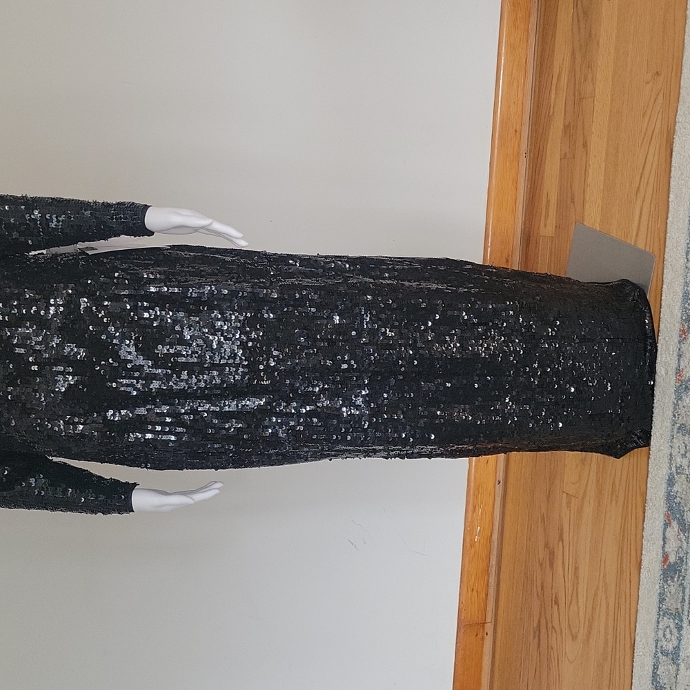 Mac Duggal Black Sequined Column Gown - Picture 5 of 16